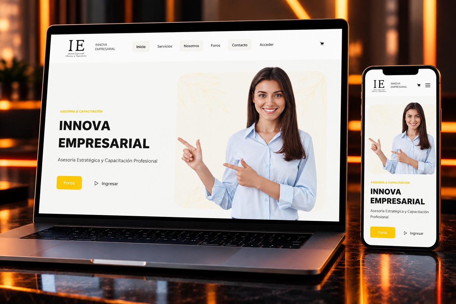 Portal web para Innova Empresarial en laptop y móvil